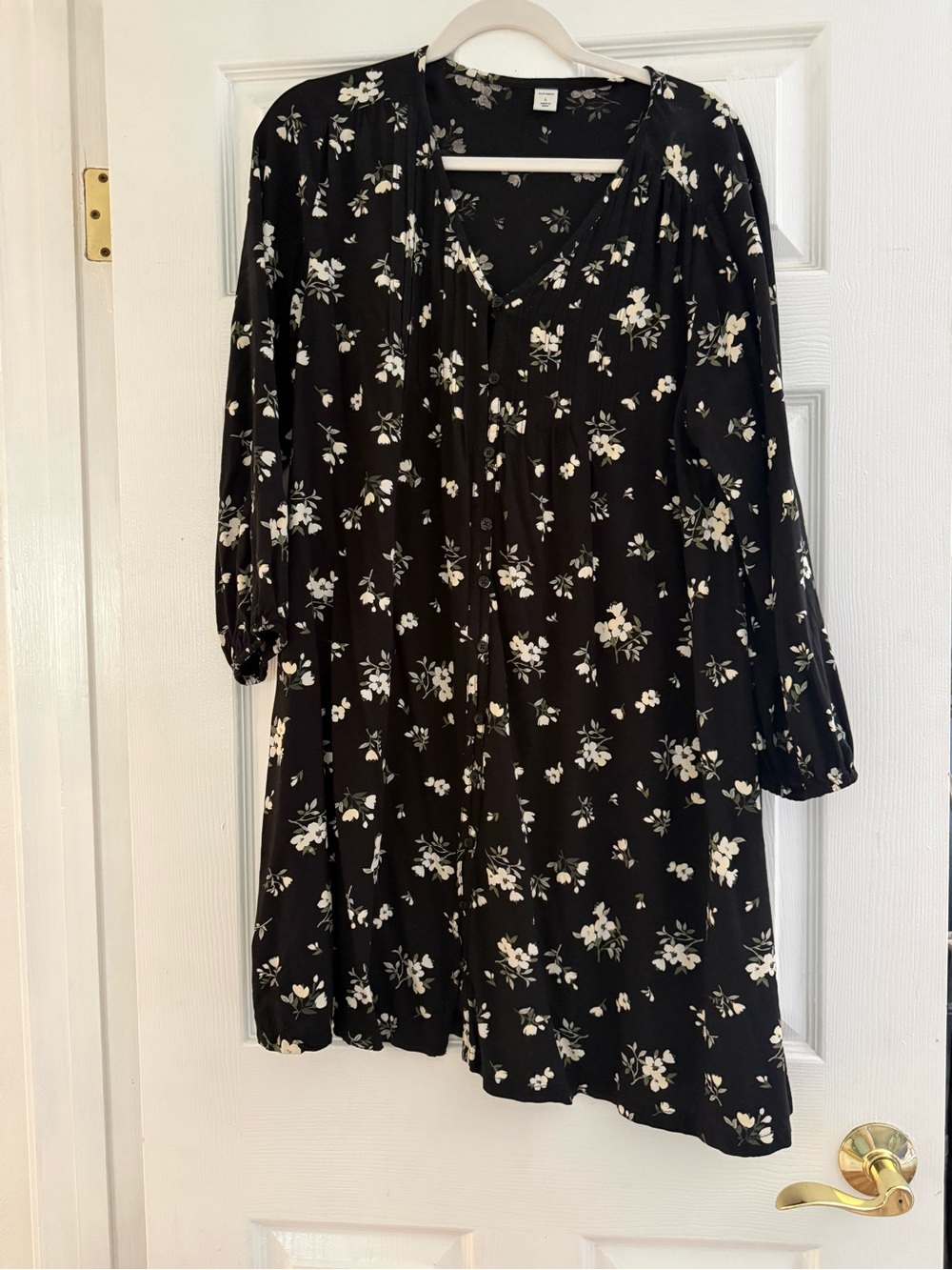 Old Navy Black Floral V-Neck Women's Dress